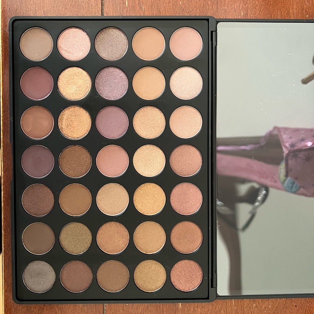 Morphe eyeshadow palette